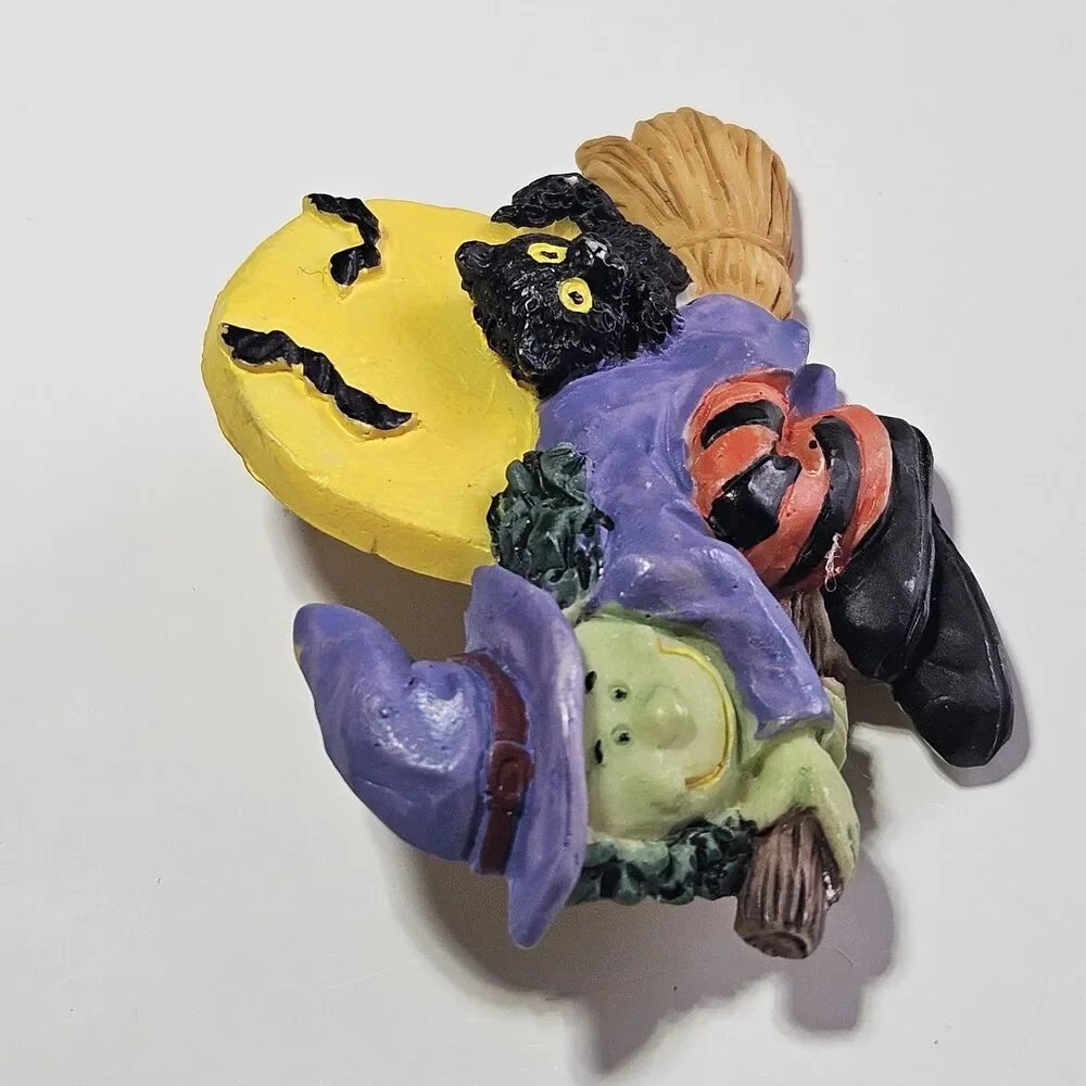 Vntg Halloween Witch On A Broom With A Black Cat Brooch